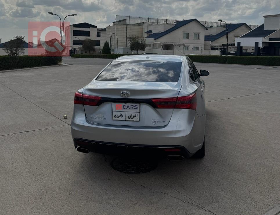 تويوتا أفالون